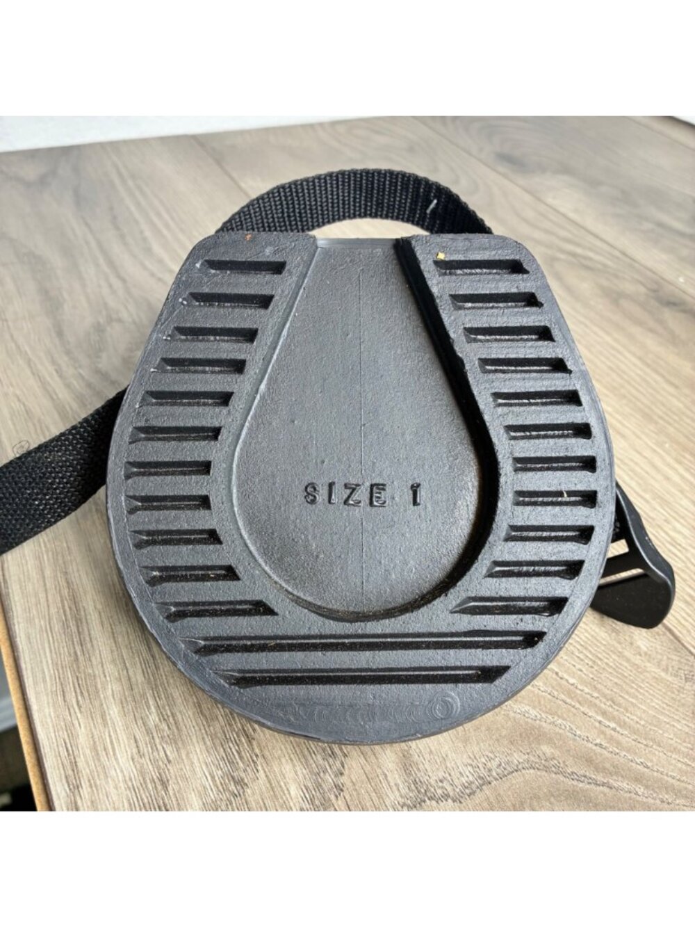 Davis Barrier Boot For Hoof Protection Made In USA Size 1 With Adjustable Strap - Picture 3 of 7
